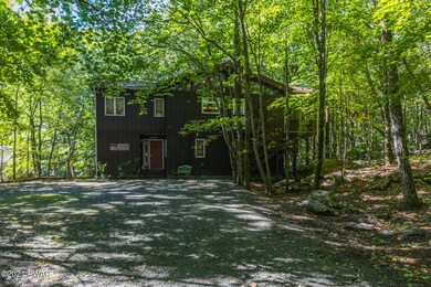 802 Whipple Tree Ct E, Lords Valley, PA 18428 - photo 2