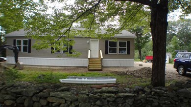 New England stone wall in front