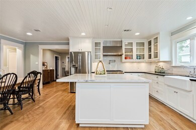 1582 Sue Barnett Dr, Houston, TX 77018 - photo 6