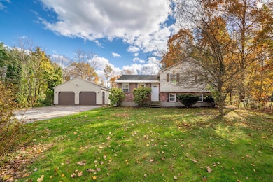 22 Clay St, MerriMacK, NH 03054 - photo 3