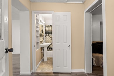 230 N Moreau Ave, Tipton, MO 65081 - photo 5