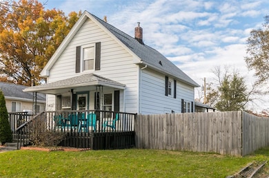 1622 13th Ave SE, Cedar Rapids, IA 52401 - photo 2