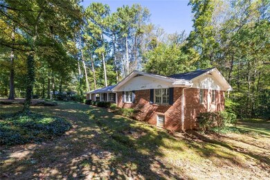 2350 Oxbow Cir, Stone Mountain, GA 30087 - photo 4