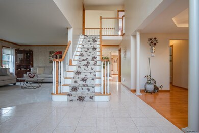 9 Lois Ln, Rensselaer, NY 12144 - photo 4