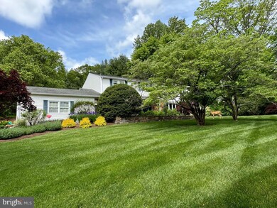 59 Pebble Woods Dr, Doylestown, PA 18901 - photo 2