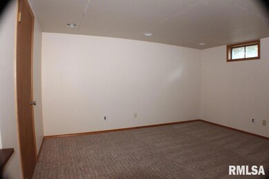 5010 N Ripley St, Davenport, IA 52806 - photo 6