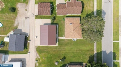 27 10th St NW, Chisholm, MN 55719 - photo 2