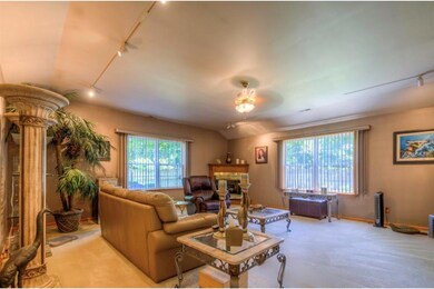 33 Brook Dr, Burlington, NJ 08016 - photo 6