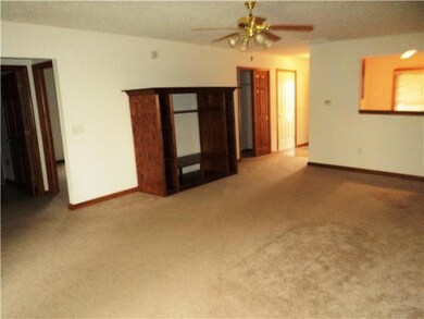 1019 Hilltop Commons Blvd, Whiteland, IN 46184 - photo 4