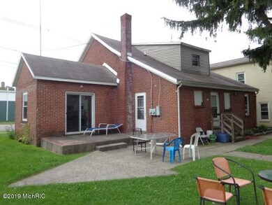 409 Cedar St, Niles, MI 49120 - photo 4