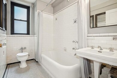 Gramercy House unit 4L, New York, NY 10010 - photo 7