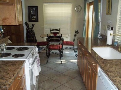 KITCHEN & EAT-IN-AREA