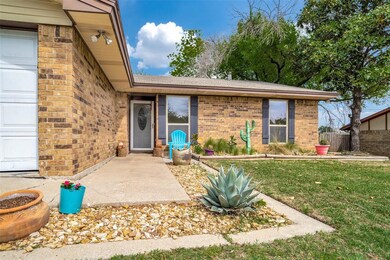 209 S Sendero Dr, Decatur, TX 76234 - photo 3