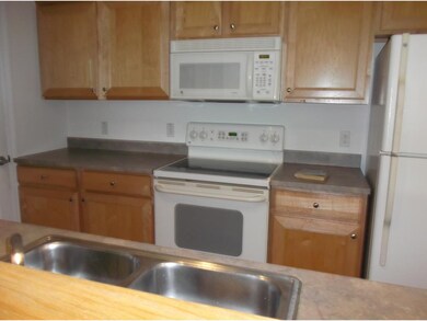 99 Eldredge St, South Burlington, VT 05403 - photo 4