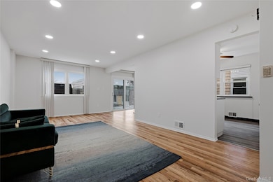 15-69 215th St unit 1, Flushing, NY 11360 - photo 3