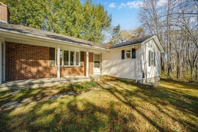 51 Hunters Hill Cir, Amherst, MA 01002 - photo 3