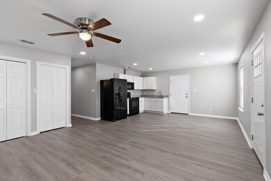 216 W Starr Ave, Nacogdoches, TX 75961 - photo 3