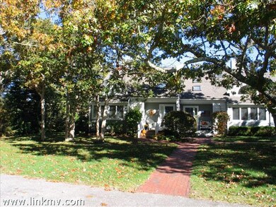 Nice front entrance from parking area.