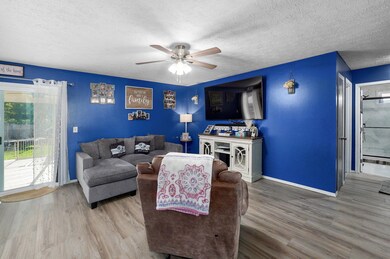 2715 N Pierce Ave-5