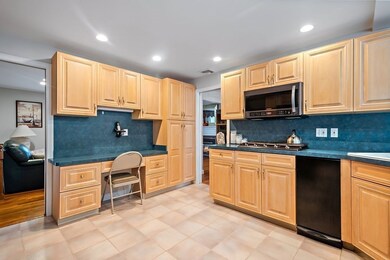 244 Linden St, Waltham, MA 02452 - photo 6