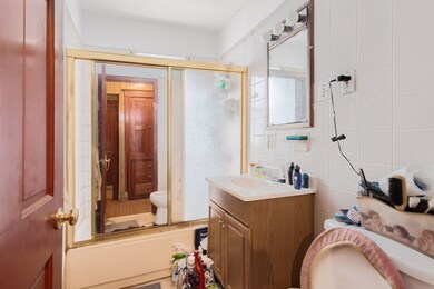 31 Corona St, Dorchester Center, MA 02124 - photo 5