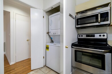 2437 Bedford St unit G7, Stamford, CT 06905 - photo 7