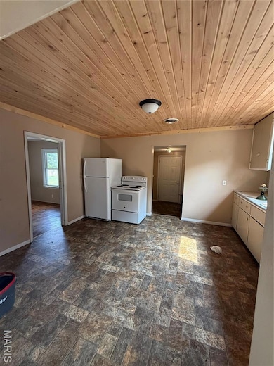 709 E Gladys St, Sikeston, MO 63801 - photo 2