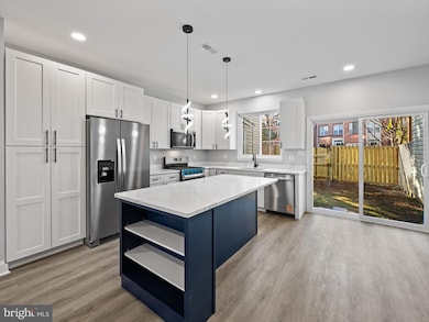 13133 Park Crescent Cir, Herndon, VA 20171 - photo 4