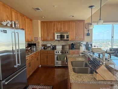 Vidorra unit 1907, San Antonio, TX 78202 - photo 7