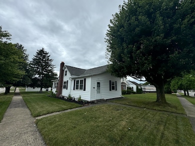 725 Armstrong St, Saint Marys, OH 45885 - photo 2