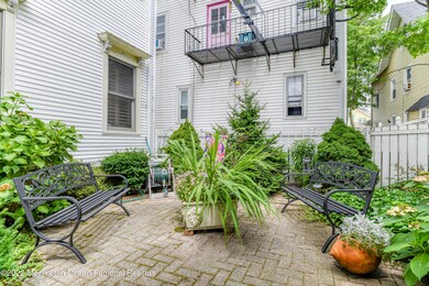 Charming Courtyard