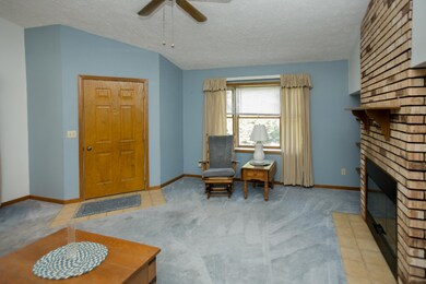 8926 n 40th-104