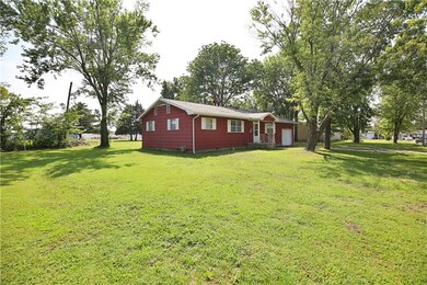 309 W 25th St, Baxter Springs, KS 66713 - photo 5