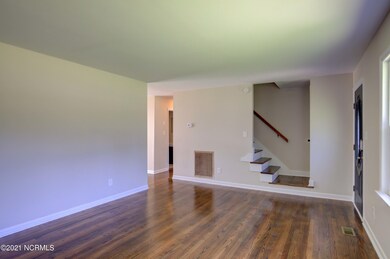 609 Littlejohn Ave, Jacksonville, NC 28546 - photo 3