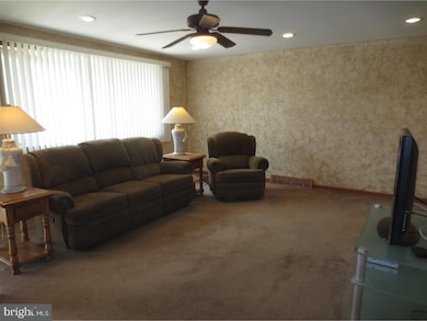 12050 Waldemire Dr, Philadelphia, PA 19154 - photo 6