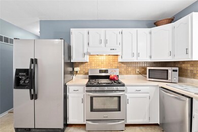 Stainless steel applicances, convenience at your fingertips!