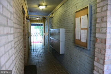 1124 25th St NW unit 102, Washington, DC 20037 - photo 2