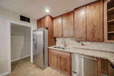 6115 N 17th Ave-7
