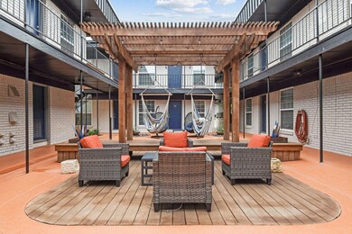 2410 Longview St unit D-302, Austin, TX 78705 - photo 7