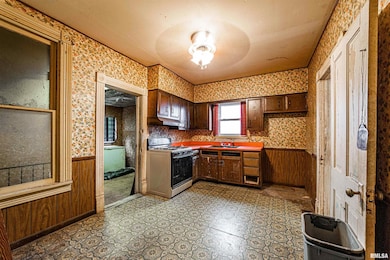 1204 Broadway St, Lincoln, IL 62656 - photo 7