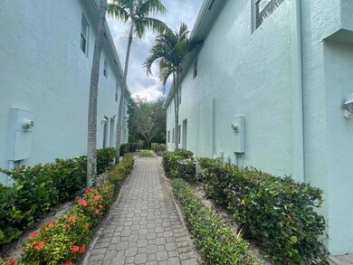 3215 Laurel Ridge Cir, Riviera Beach, FL 33404 - photo 3