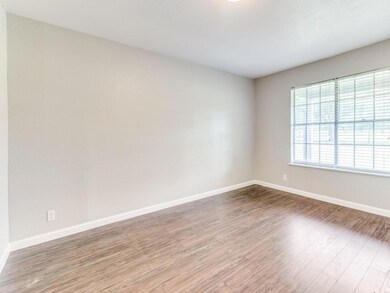 1304 E 9th St, Bonham, TX 75418 - photo 7