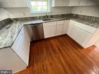 11229 Empire Ln, Rockville, MD 20852 - photo 7