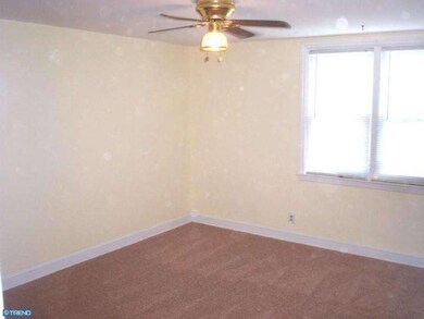 455 Westmont Dr, Darby, PA 19023 - photo 3