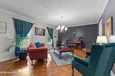 1033 Pearson living room