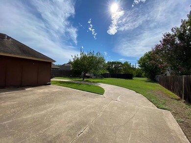 8632 Timber Dr, North Richland Hills, TX 76182 - photo 6