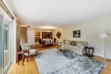 1 Stirling Ln, Rolling Meadows, IL 60008 - photo 4