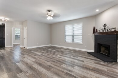 9404 Tierra Verde Dr, Fort Worth, TX 76177 - photo 6