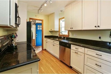 Updated kitchen, stainless appliances, granite cou