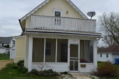 123 Washington St, Oregon, WI 53575 - photo 2